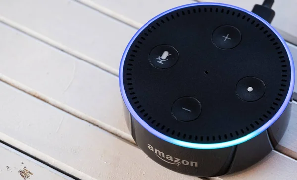 Tokio Japón Junio 2018 Amazon Echo Dot Asistente Virtual Alexa — Foto de Stock