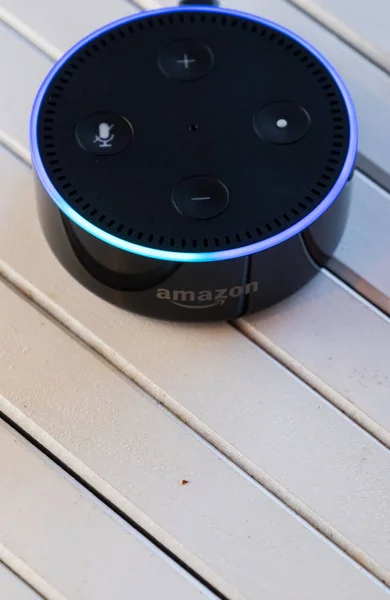 Tokio Japón Junio 2018 Amazon Echo Dot Asistente Virtual Alexa — Foto de Stock
