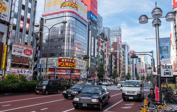 2018 東京都 新宿の街に流用 — ストック写真