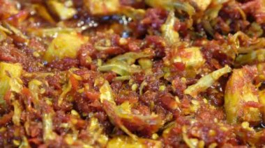 Karışık lezzetli kızarmış biber 