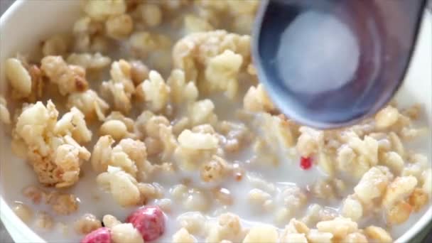Mescolare Cereale Nel Piano Cucchiaio Legno — Video Stock