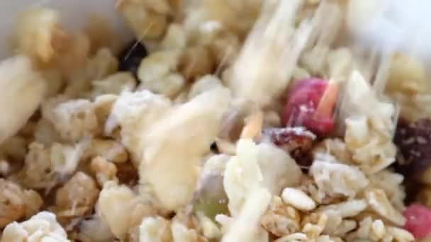 Cereais Pequeno Almoço Tigela Branca — Vídeo de Stock