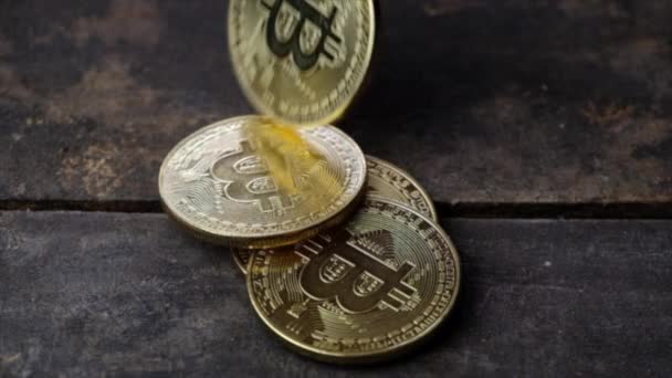 Monedas Oro Para Criptomoneda Btc Sobre Fondo Madera — Vídeos de Stock