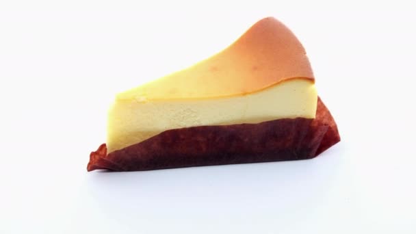 Tatlı Peynir Pasta Beyaz Arka Plan Üzerinde — Stok video