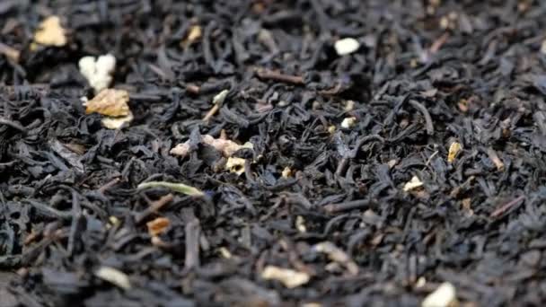 Thé gris sec sur la table 