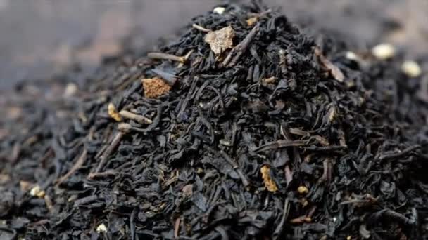 Thé gris sec sur la table 