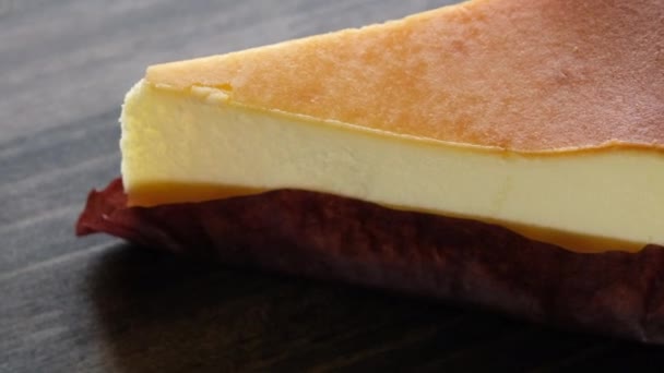 Dolce Torta Formaggio Sfondo Legno — Video Stock