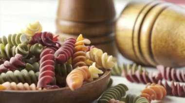 Kurutulmuş renkli Düdük makarna