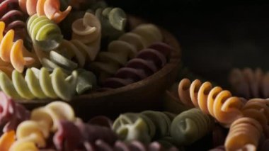 Kurutulmuş renkli Düdük makarna