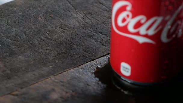 Coca Cola Italok Fából Készült Táblán — Stock videók