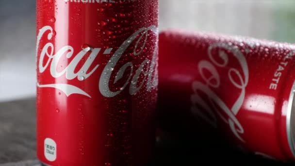 Coca Cola Pode Beber Tábua Madeira — Vídeo de Stock