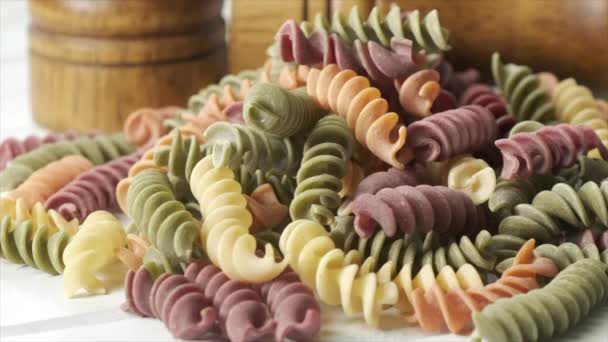 Pasta Fusilli Color Seco — Vídeos de Stock