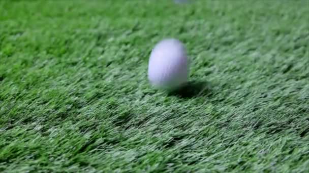 Golfballen Fris Groen Gras Tot Oprichting Van Schot — Stockvideo