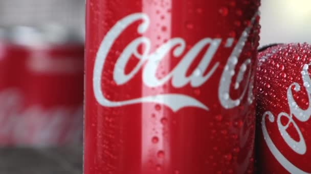 Coca Cola Bisa Minum Papan Kayu — Stok Video