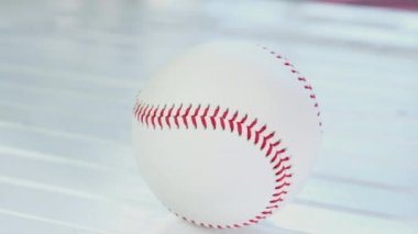 Masada fotokopi alanı olan beyzbol topu