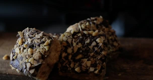 Eid Fitr Maleisische Zelfgemaakte Cookies Houten Achtergrond — Stockvideo