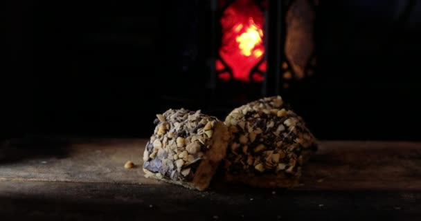 木製の背景を明けやマレーシアの自家製クッキー — ストック動画