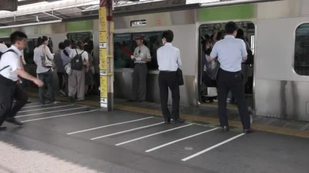 Tokyo Japan Juni 2018 Pendler Japanischen Bahnhof Shinjuku — Stockvideo