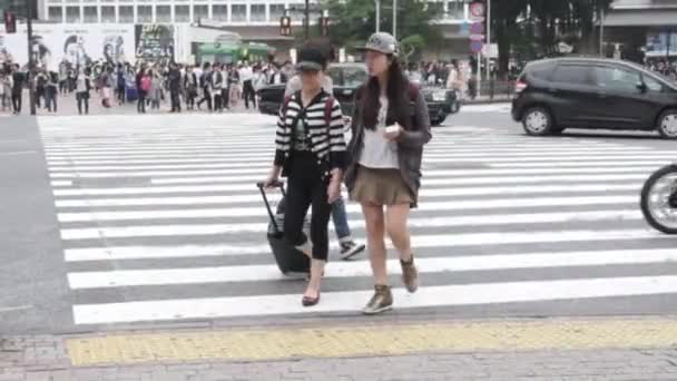 Tokyo Japan June 23Rd 2018 People Crossing Street Shibuya — Stock Video