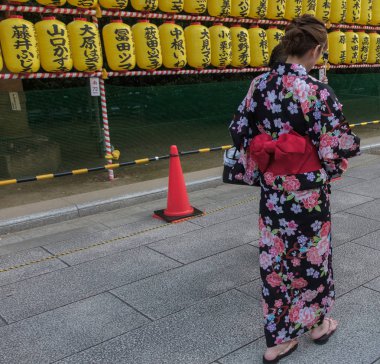 Tokyo, Japonya - 15 Eylül 2018: sokaktaki insanlar. Günlük hayat..