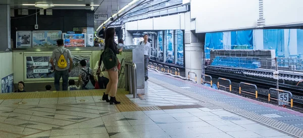 Unbekannte Fußgänger Japaner — Stockfoto