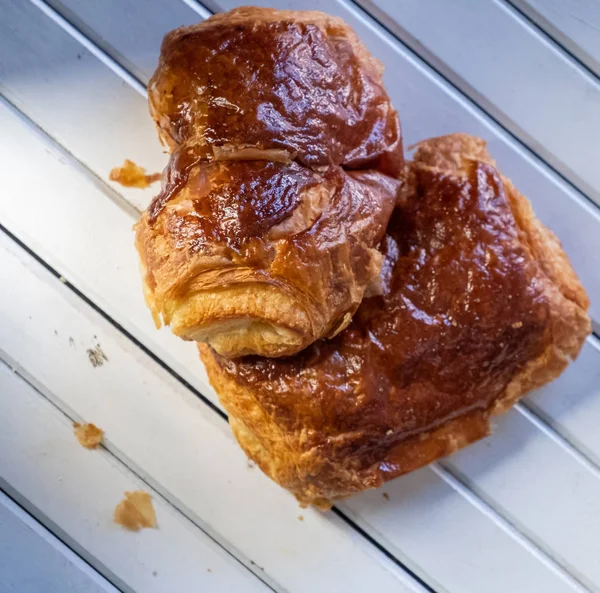 Dolci Freschi Soffiato Sfondo Legno — Foto Stock