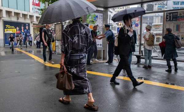 Tokyo Giappone Luglio 2018 Uomo Giapponese Abito Tradizionale Yukata Piedi — Foto Stock
