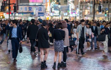 Kimliği belirsiz yayalar, Japon halkı 
