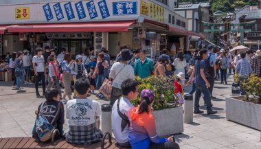 Tokyo, Japonya - 15 Eylül 2018: sokaktaki insanlar. Günlük hayat..