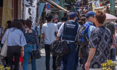 Tokyo, Japonya - 15 Eylül 2018: sokaktaki insanlar. Günlük hayat..