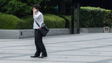Kimliği belirsiz yayalar, Japon halkı 
