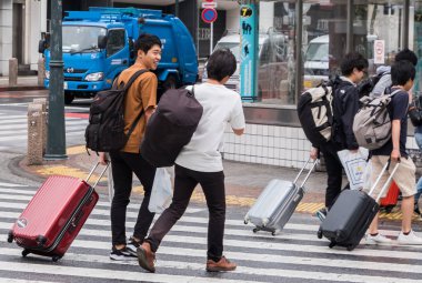 Tokyo, Japonya. Turistler ve yerliler için sokakta