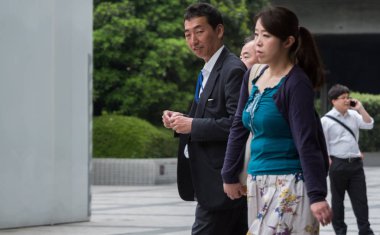 Kimliği belirsiz yayalar, Japon halkı 