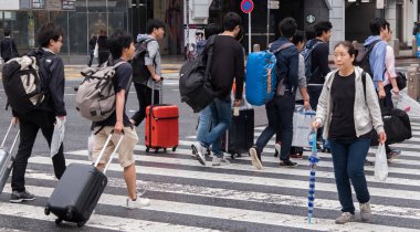 Tokyo, Japonya. Turistler ve yerliler için sokakta