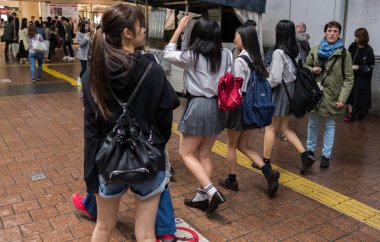 Kimliği belirsiz yayalar, Japon halkı 
