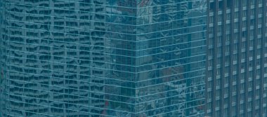 Tokyo, Japonya - 1 Mayıs 2018. Shinjuku yüksek katlı binanın dış cephe görünümü