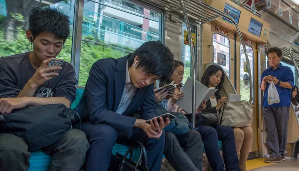 Toquio Japão Abril 2018 Passageiros Comboio Ferroviário Japão — Fotografia de Stock