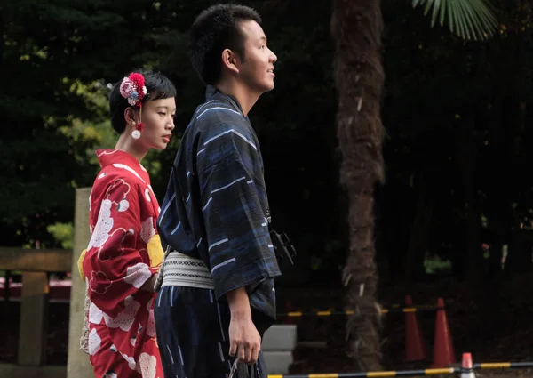 Токио Япония Июля 2018 Года Японская Пара Традиционном Платье Юкаты — стоковое фото