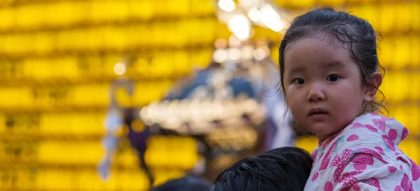 Tokyo Giappone Luglio 2018 Bambina Giapponese Abito Tradizionale Yukata Santuario — Foto Stock