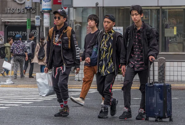 Tokyo Japan Juni 2018 Mensen Lopen Straten Van Shibuya — Stockfoto