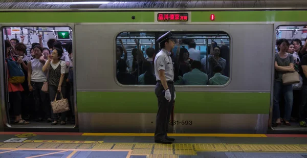 Toquio Japão Julho 2018 Comutadores Japão Comboio Ferroviário Durante Hora — Fotografia de Stock