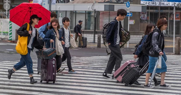 Tokyo Japonya Haziran 2018 Yöre Halkı Turistlerin Shibuya Caddesi Üzerinde — Stok fotoğraf