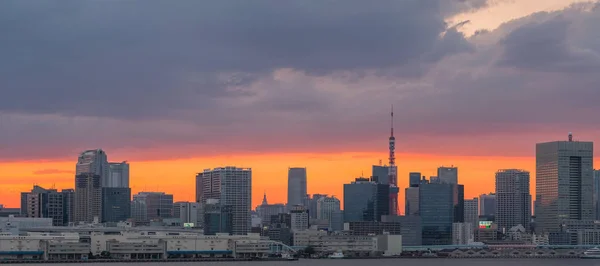 夕阳下的东京城市夜景 — 图库照片
