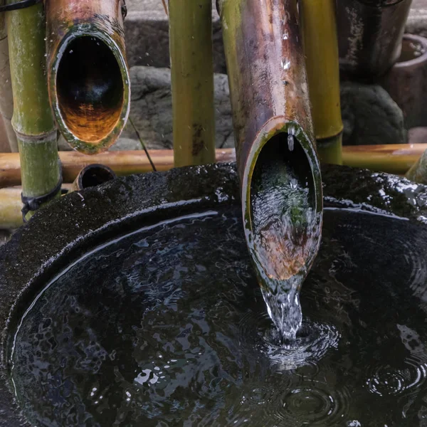 Recipiente Tradicional Japonês Coleta Água Bambu — Fotografia de Stock