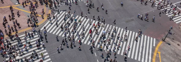 Tokyo Japan Juni 2018 Personer Som Korsar Gatan Shibuya — Stockfoto