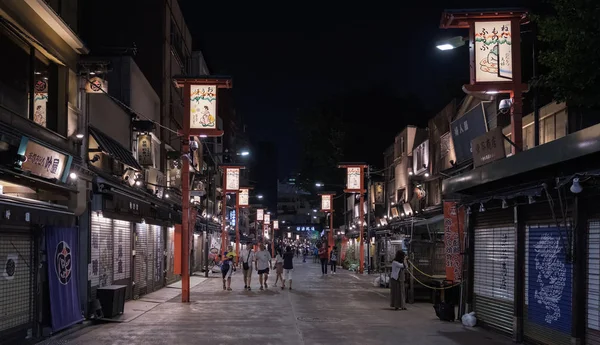Tokyo Japan Augustus 2018 Toeristische Ecploring Straat Nachts Asakusa — Stockfoto