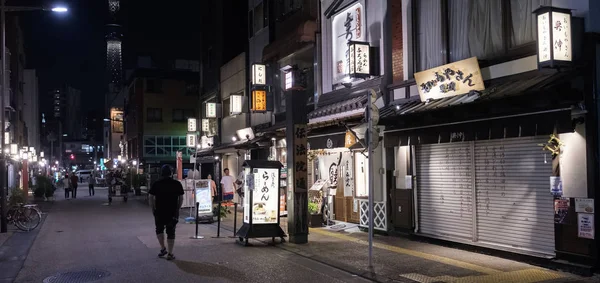 Tokio Japonsko Srpna 2018 Turistické Ecploring Ulice Noci Asakusa — Stock fotografie