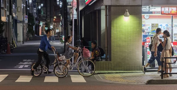 Τόκιο Ιαπωνία Αυγούστου 2018 Πατέρας Και Κόρη Ιππασία Ποδήλατα Στην — Φωτογραφία Αρχείου