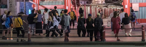 Токіо Японія Серпня 2018 Туристична Перед Sensoji Temple Вночі Районі — стокове фото