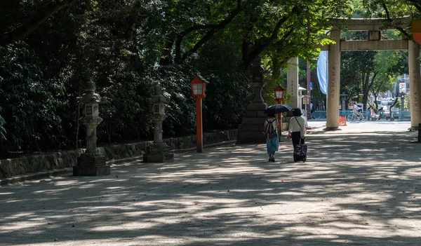 Fukuoka Giappone Agosto 2018 Visitatori Del Santuario Chikuzen Ichinomiya Sumiyoshi — Foto Stock